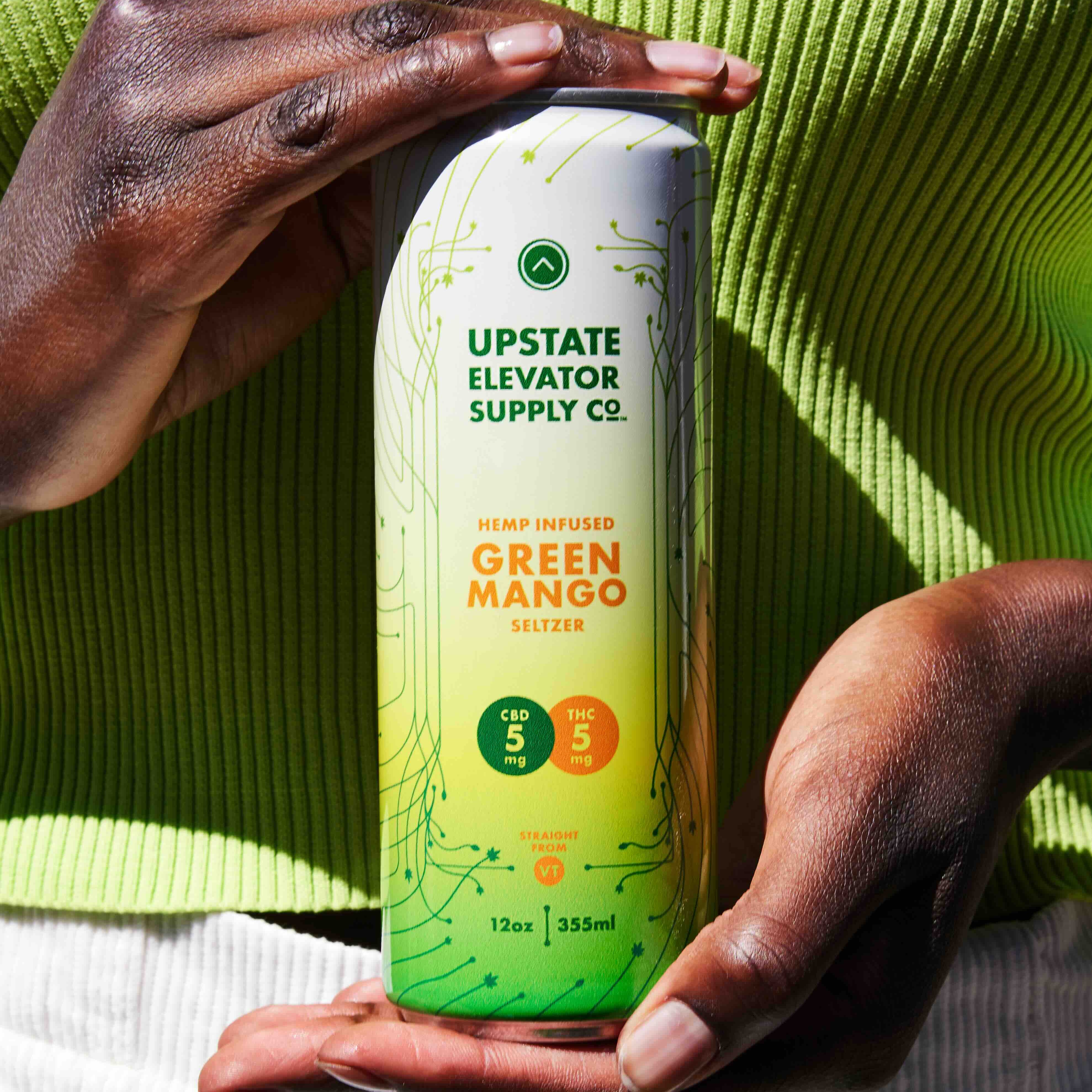 UESC_D9_Bev_-_GreenMangoSeltzer_5mg_-_lifestyle_hands_-_1105_retouched_1.jpg